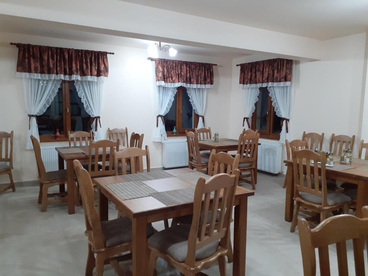Pensiunea Bradul Dealu Stefanitei Bagian luar foto